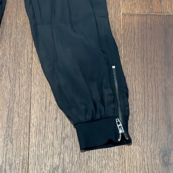 Blank NYC Black Joggers Size XS - Picture 3 of 6